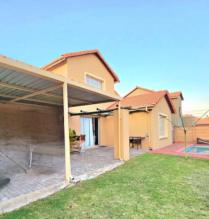 3 Bedroom Property for Sale in Waterkloof East North West